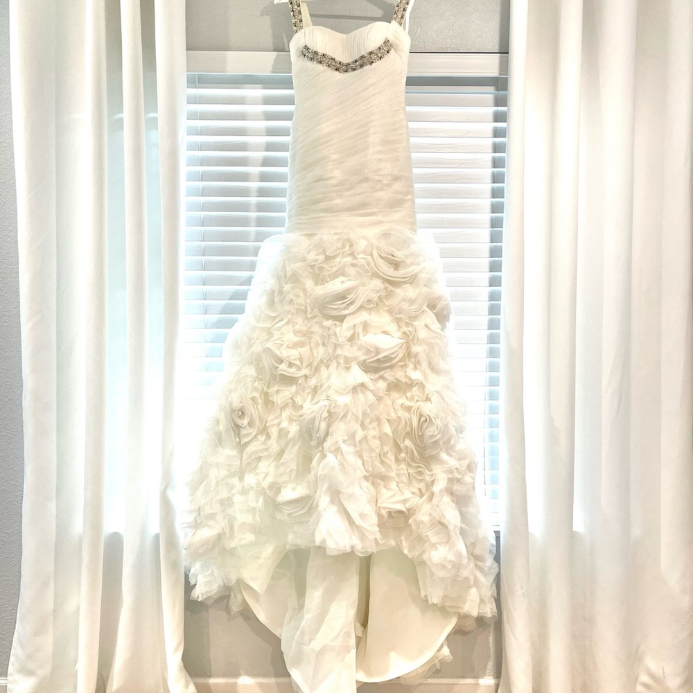 Elegant White Wedding Dress